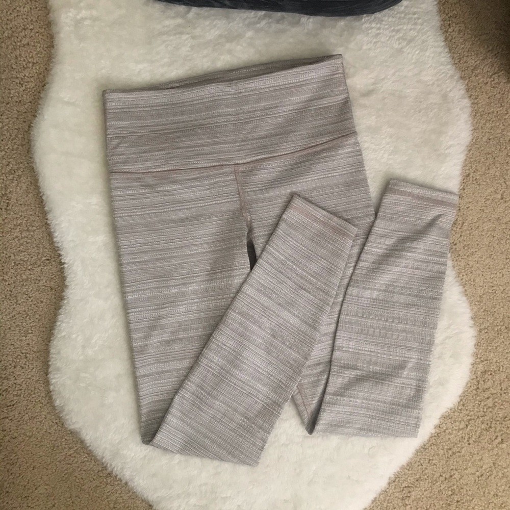 ATHLETA Taupe textured leggings✨